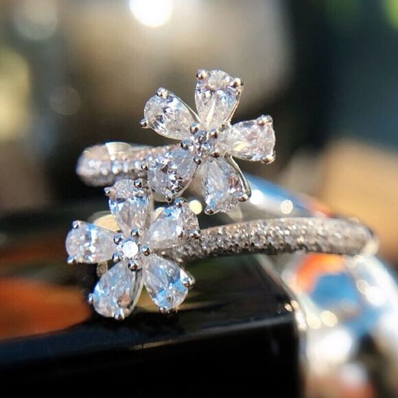 🌸Beautiful SilverTon Cz Diamond Flower open Adjustable Ring - Picture 1 of 16